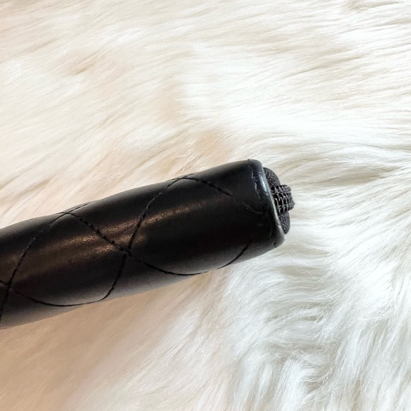 Authentic Chanel Zip Around Wallet Quilted Lambskin Black Wallet - Picture 6 of 10